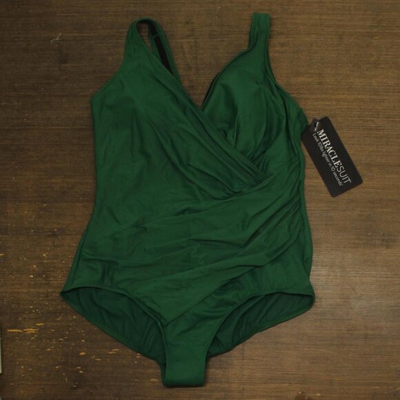 NWT Miraclesuit Plus Size Solids Oceanus One Piece Swimsuit Malachite Green 22W - Picture 4 of 8